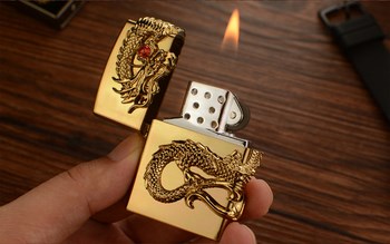 Bật lửa Zippo hình rồng